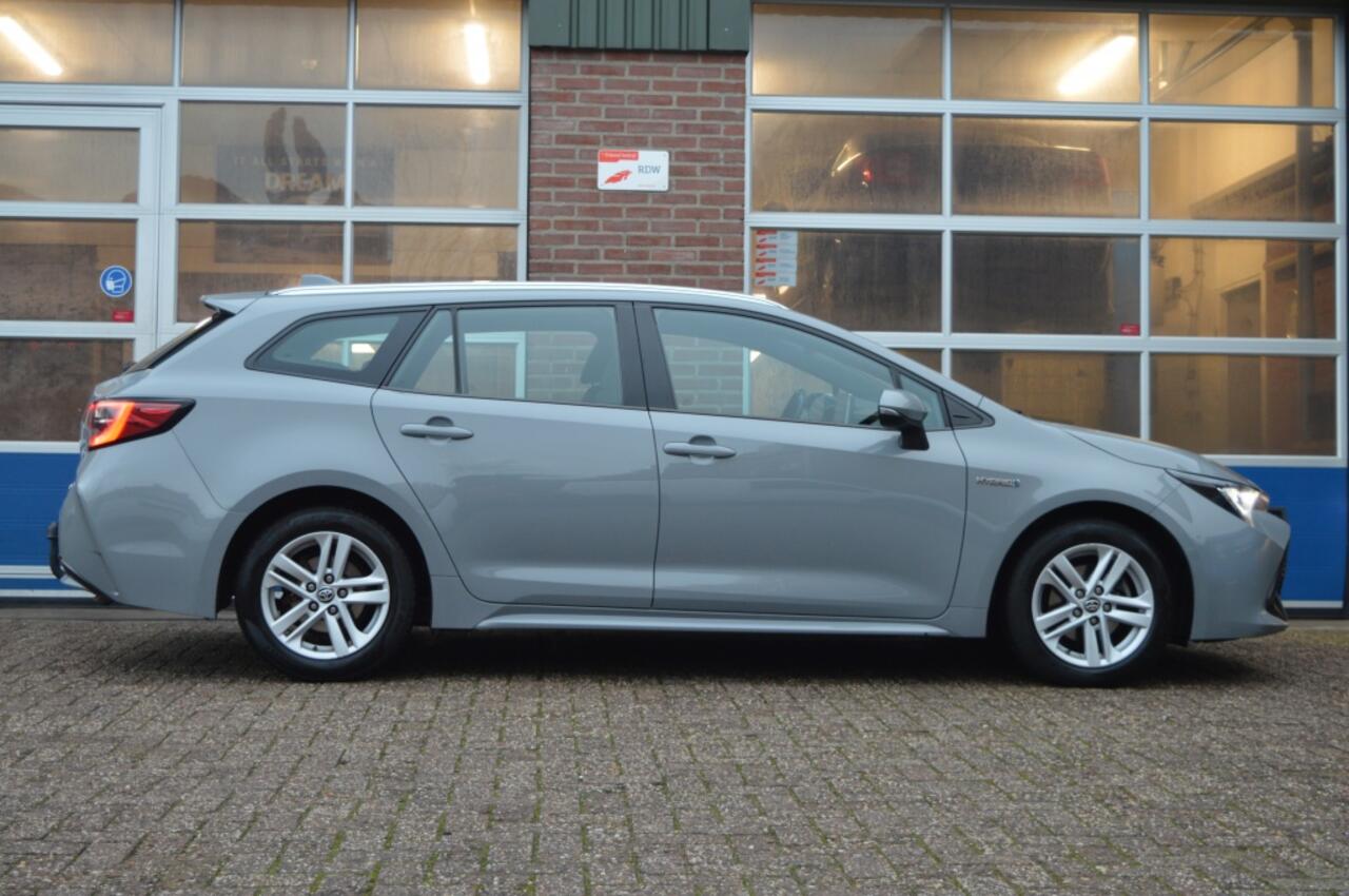 Toyota COROLLA Touring Sports 1.8 | HYBRID - CAMERA - LED