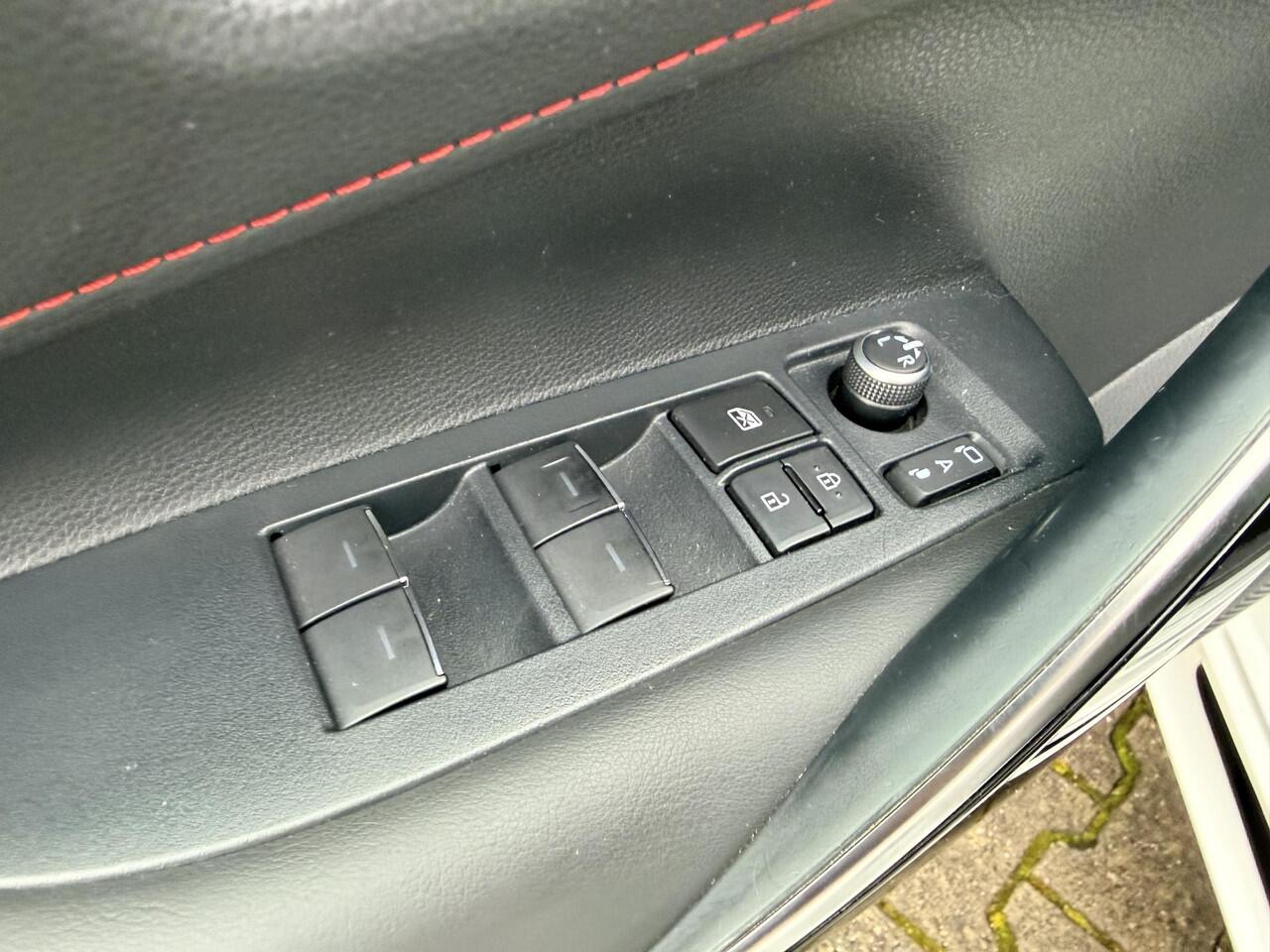 Toyota COROLLA Touring Sports 2.0 Hybrid GR-Sport Plus *Trekhaak*Matrix LED*JBL*