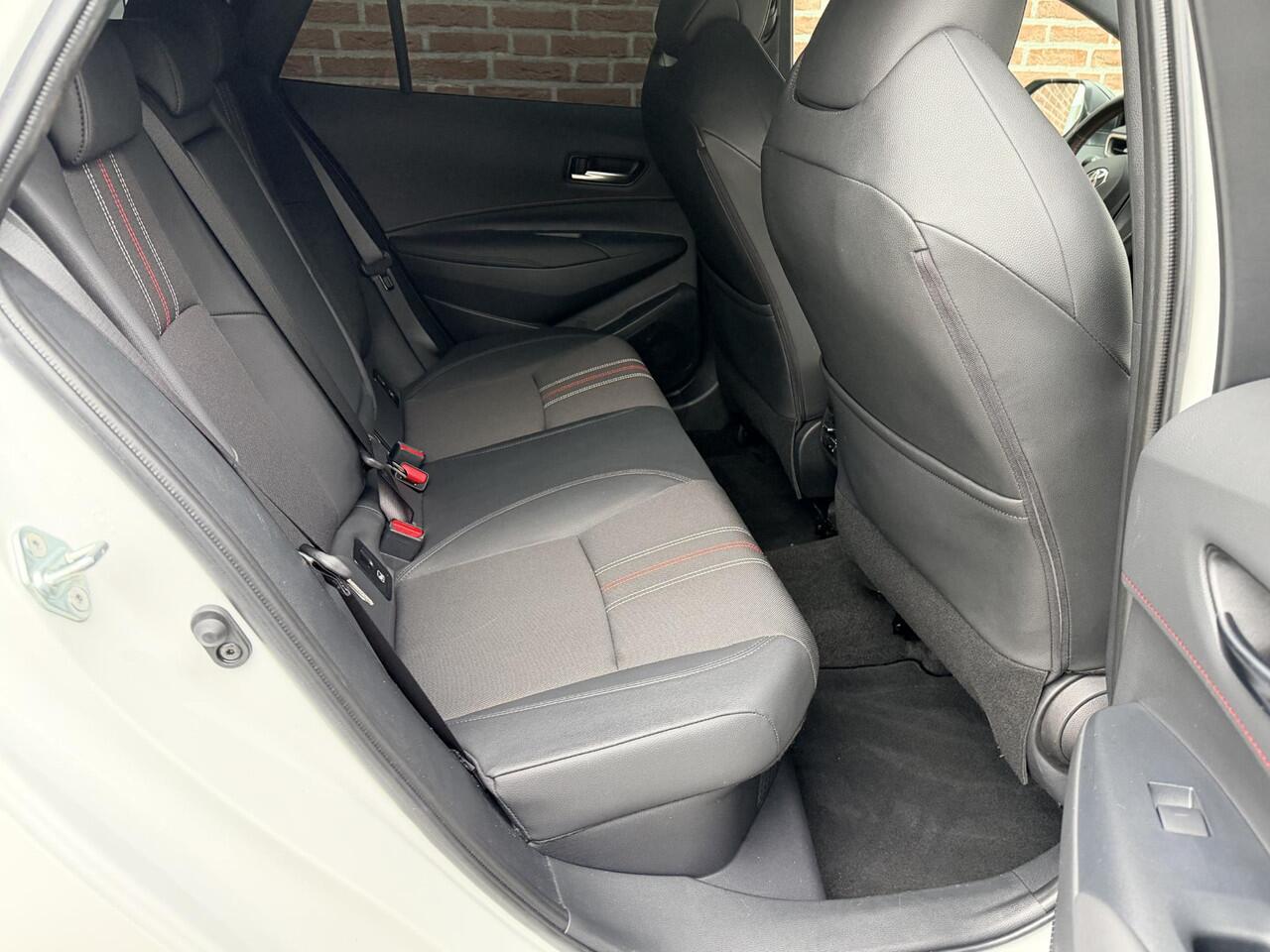 Toyota COROLLA Touring Sports 2.0 Hybrid GR-Sport Plus *Trekhaak*Matrix LED*JBL*