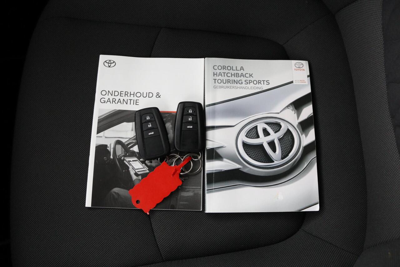 Toyota COROLLA 1.8 Hybrid Dynamic | Stoelverwarming | Parkeersensoren | Afneembare Trekhaak |