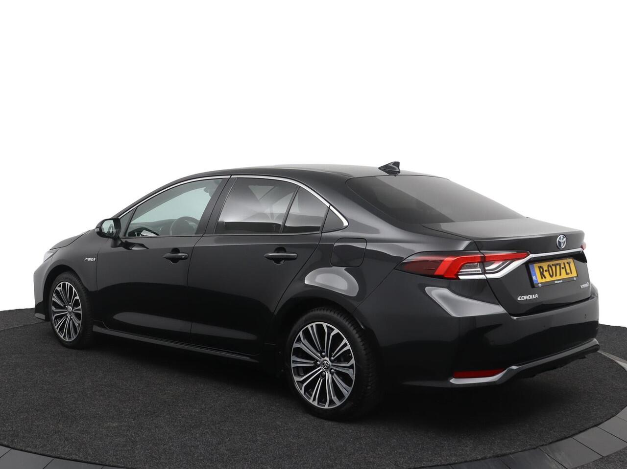 Toyota COROLLA 1.8 Hybrid Dynamic | Stoelverwarming | Parkeersensoren | Afneembare Trekhaak |