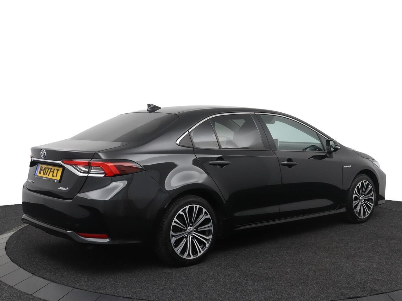 Toyota COROLLA 1.8 Hybrid Dynamic | Stoelverwarming | Parkeersensoren | Afneembare Trekhaak |