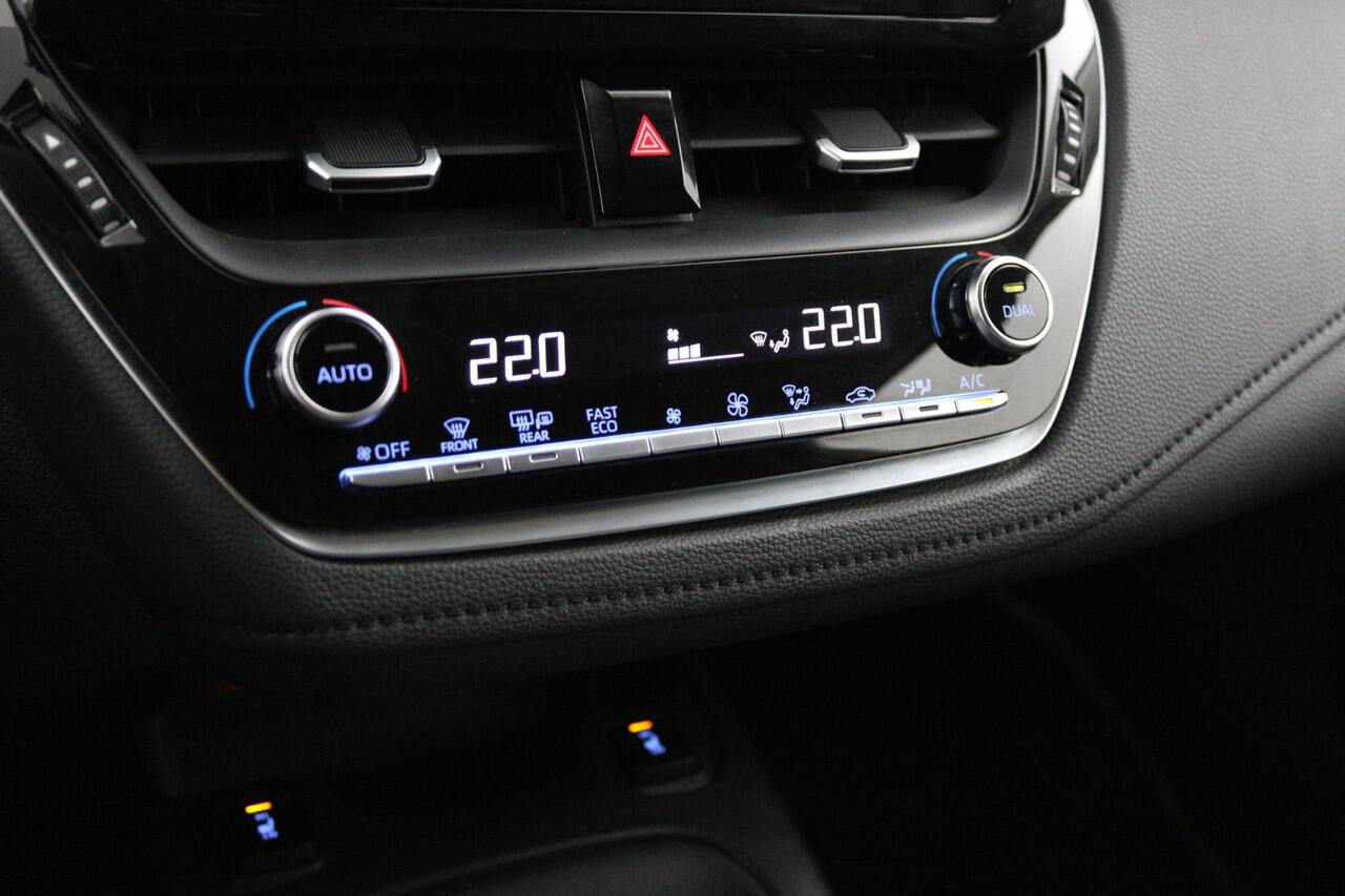 Toyota COROLLA 1.8 Hybrid Dynamic | Stoelverwarming | Parkeersensoren | Afneembare Trekhaak |
