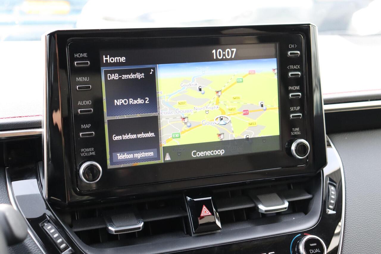 Toyota COROLLA 1.8 Hybrid Executive, Panoramadak Navi, Stoelverwarming, Parkeersensoren, Apple Carplay, Black Pack.