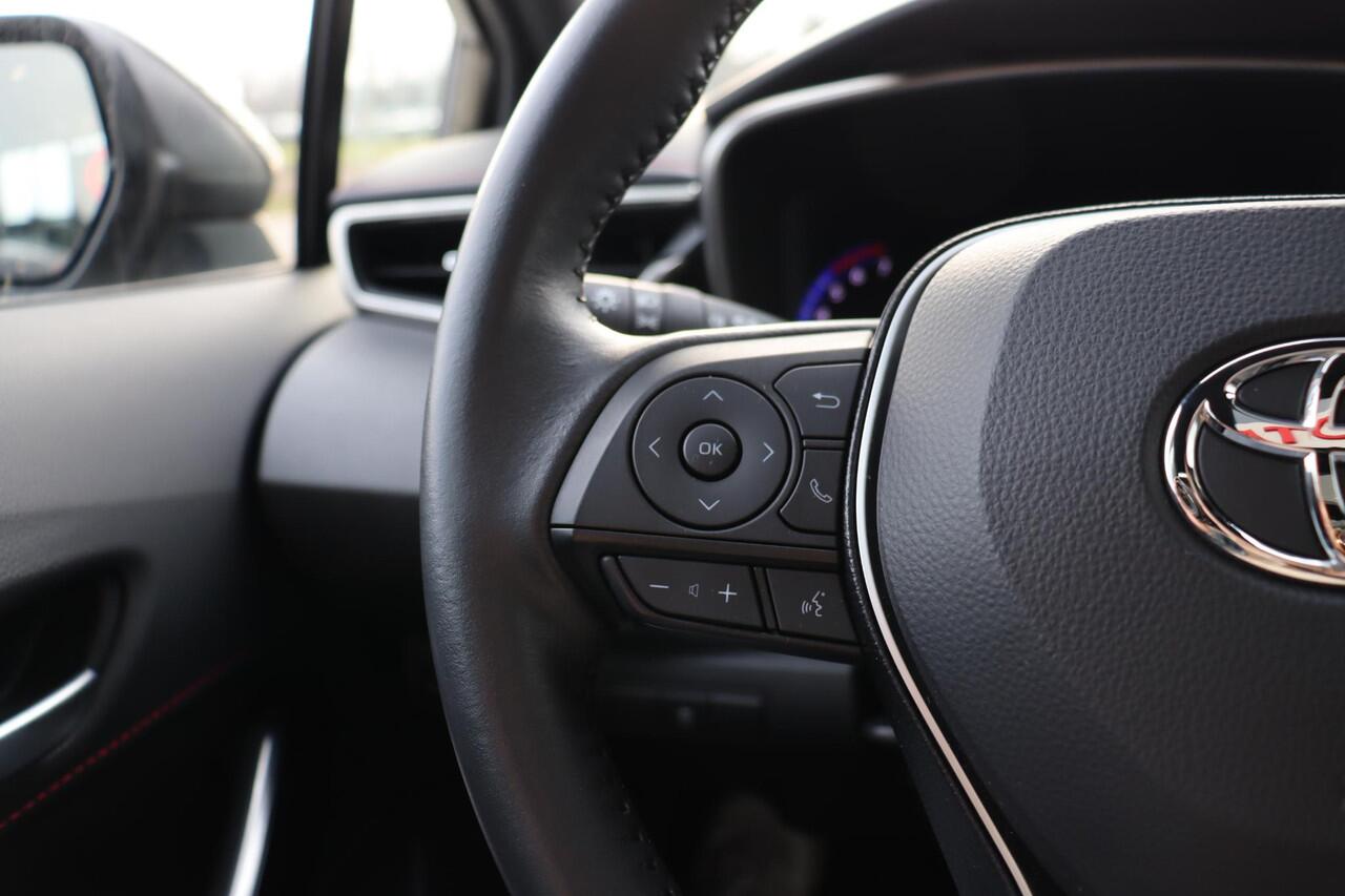 Toyota COROLLA 1.8 Hybrid Executive, Panoramadak Navi, Stoelverwarming, Parkeersensoren, Apple Carplay, Black Pack.