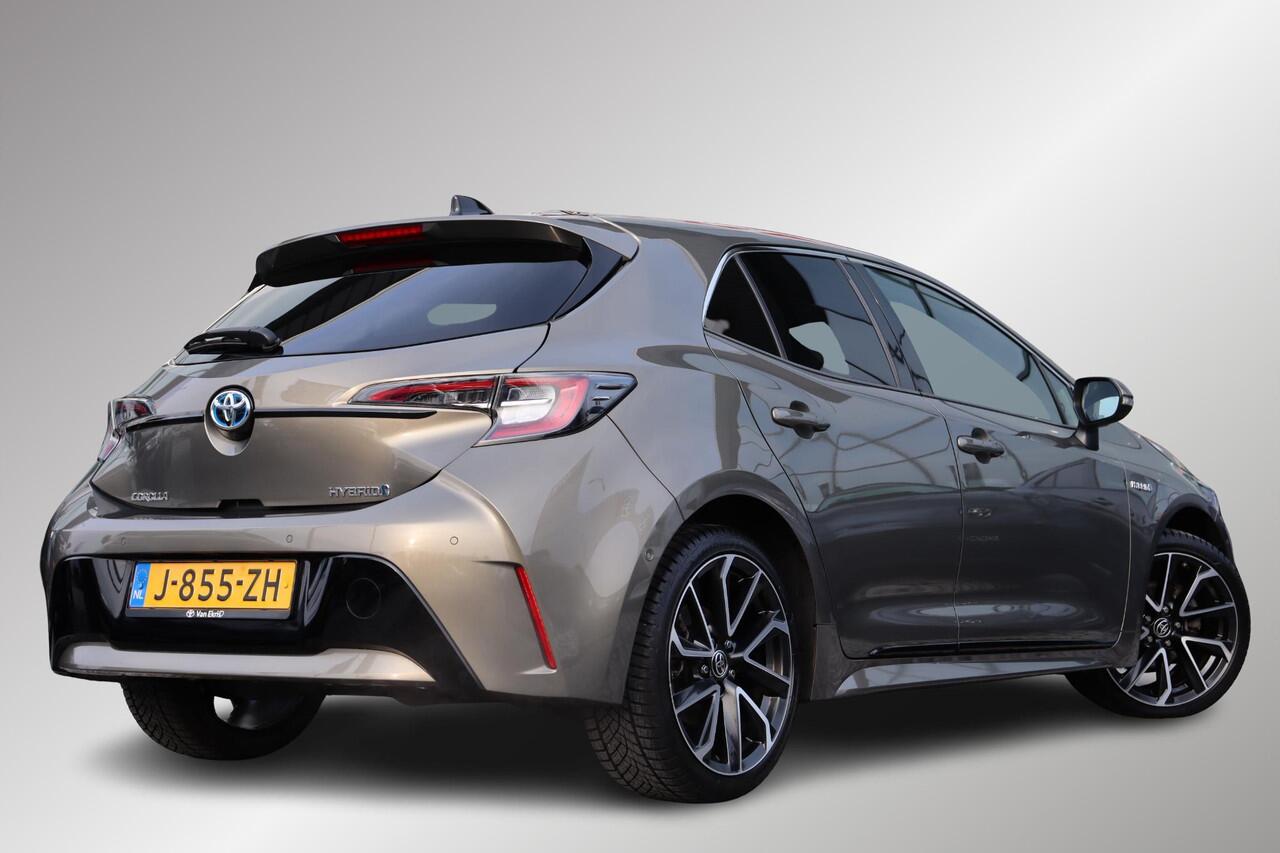 Toyota COROLLA 1.8 Hybrid Executive, Panoramadak Navi, Stoelverwarming, Parkeersensoren, Apple Carplay, Black Pack.