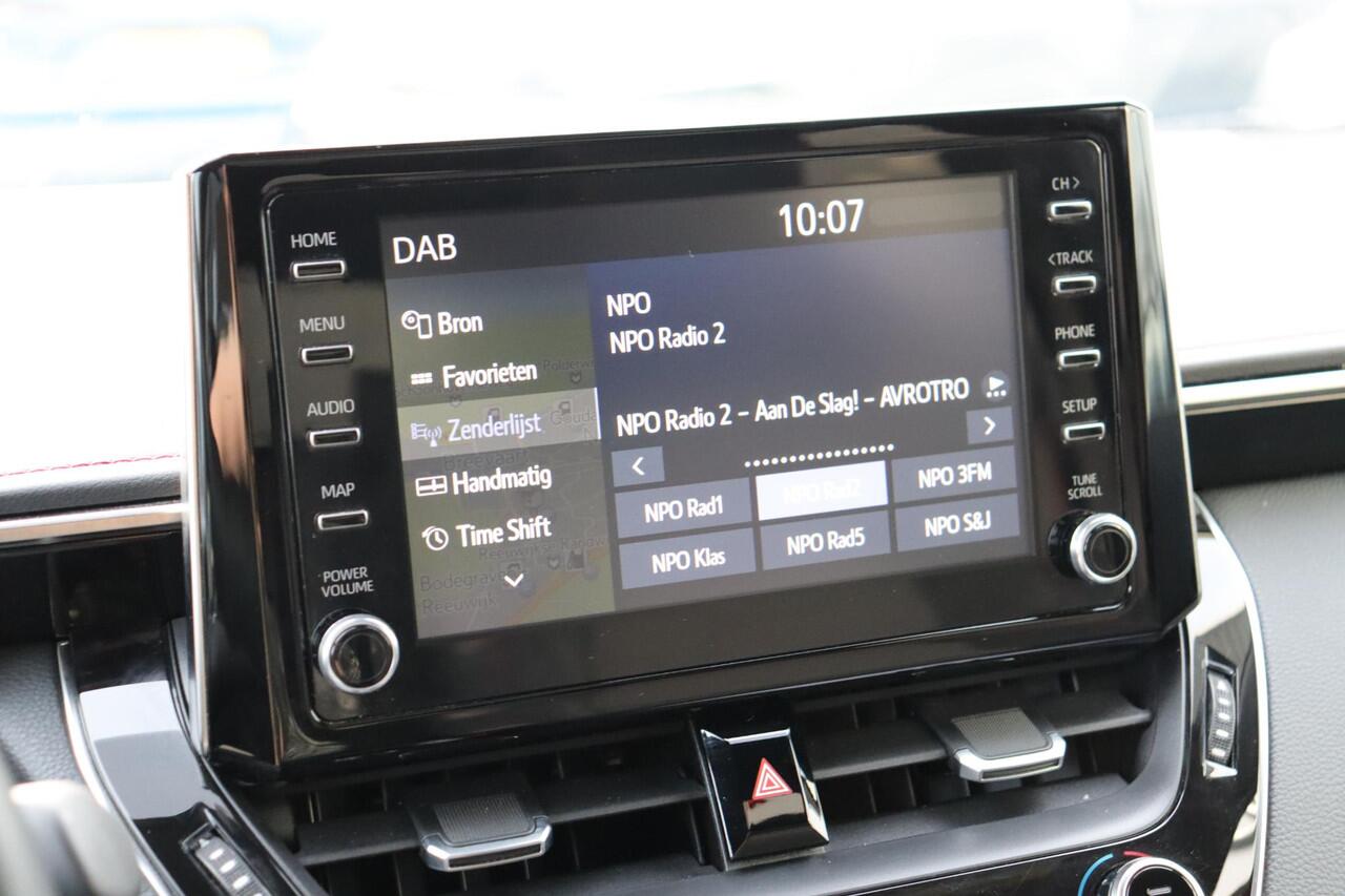 Toyota COROLLA 1.8 Hybrid Executive, Panoramadak Navi, Stoelverwarming, Parkeersensoren, Apple Carplay, Black Pack.