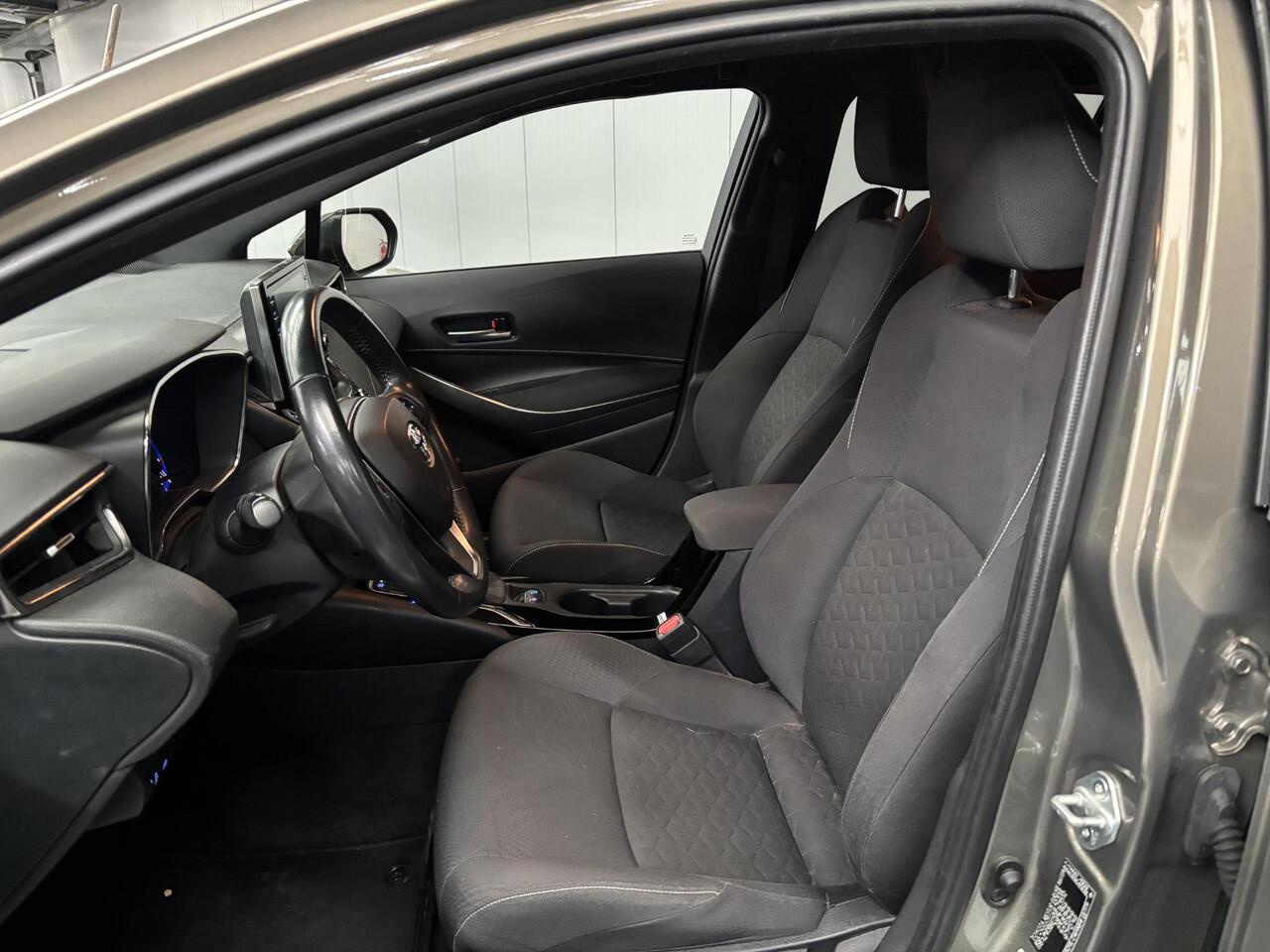 Toyota COROLLA Touring Sports 1.8 Hybrid Business Plus