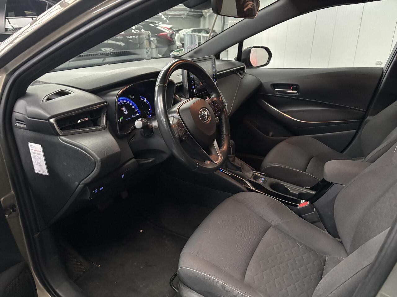 Toyota COROLLA Touring Sports 1.8 Hybrid Business Plus