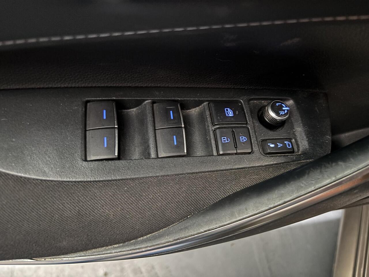 Toyota COROLLA Touring Sports 1.8 Hybrid Business Plus