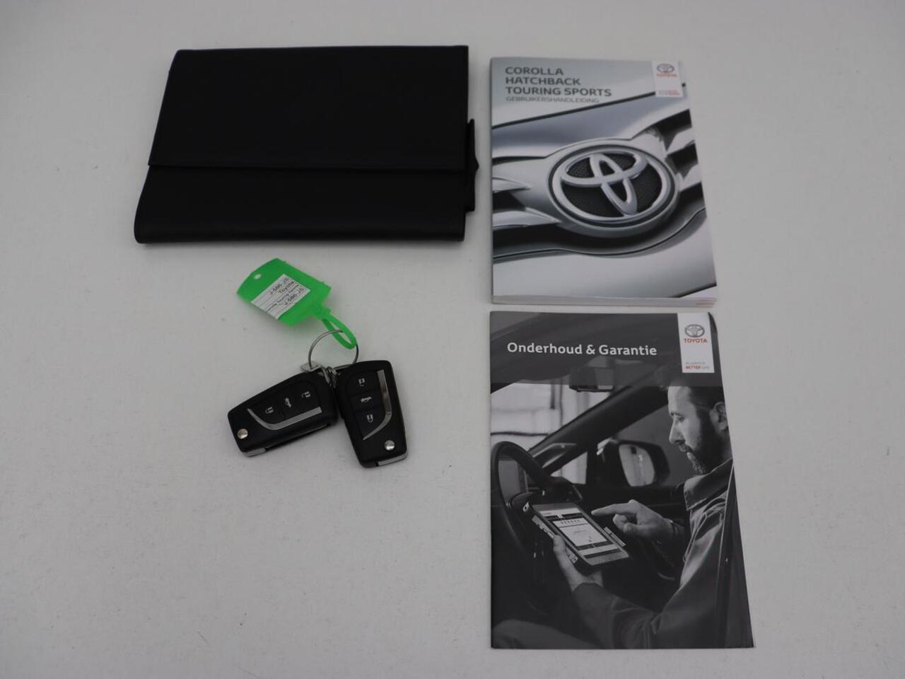 Toyota COROLLA 1.2 Turbo Active | Camera | Adaptive cruise | Carplay | Navigatie | Full LED | Climate control | Bluetooth | 16'' | DAB ontvanger