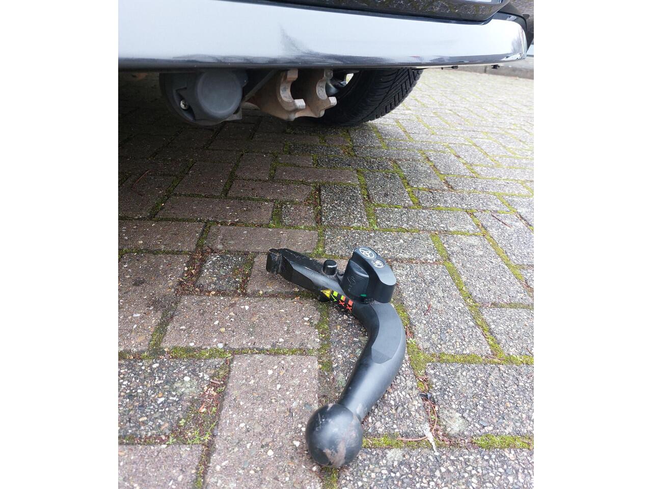 Toyota COROLLA 1.8 Hybrid Business Plus | Trekhaak