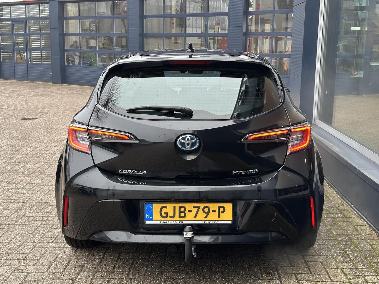 Toyota COROLLA 1.8 Hybrid Dynamic Limited | Automaat | Navigatie | Afneembare Trekhaak | LED Verlichting | Camera | Parkeersensoren | Lichtmetalen Velgen | Digitaal Dashboard | Climate Control | Keyless Start | DAB Radio | Apple Carplay |