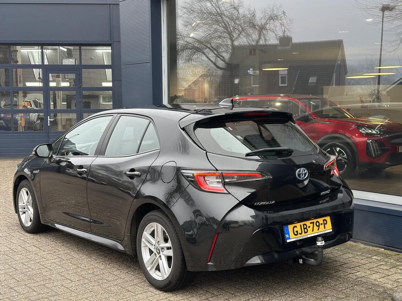 Toyota COROLLA 1.8 Hybrid Dynamic Limited | Automaat | Navigatie | Afneembare Trekhaak | LED Verlichting | Camera | Parkeersensoren | Lichtmetalen Velgen | Digitaal Dashboard | Climate Control | Keyless Start | DAB Radio | Apple Carplay |