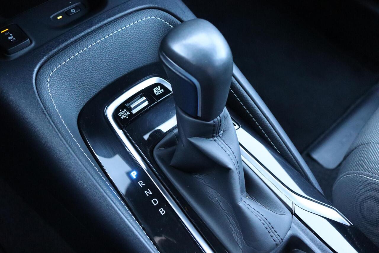 Toyota COROLLA Touring Sports 1.8 Hybrid Bi-Tone Limited, Navi, Stoelvewarming