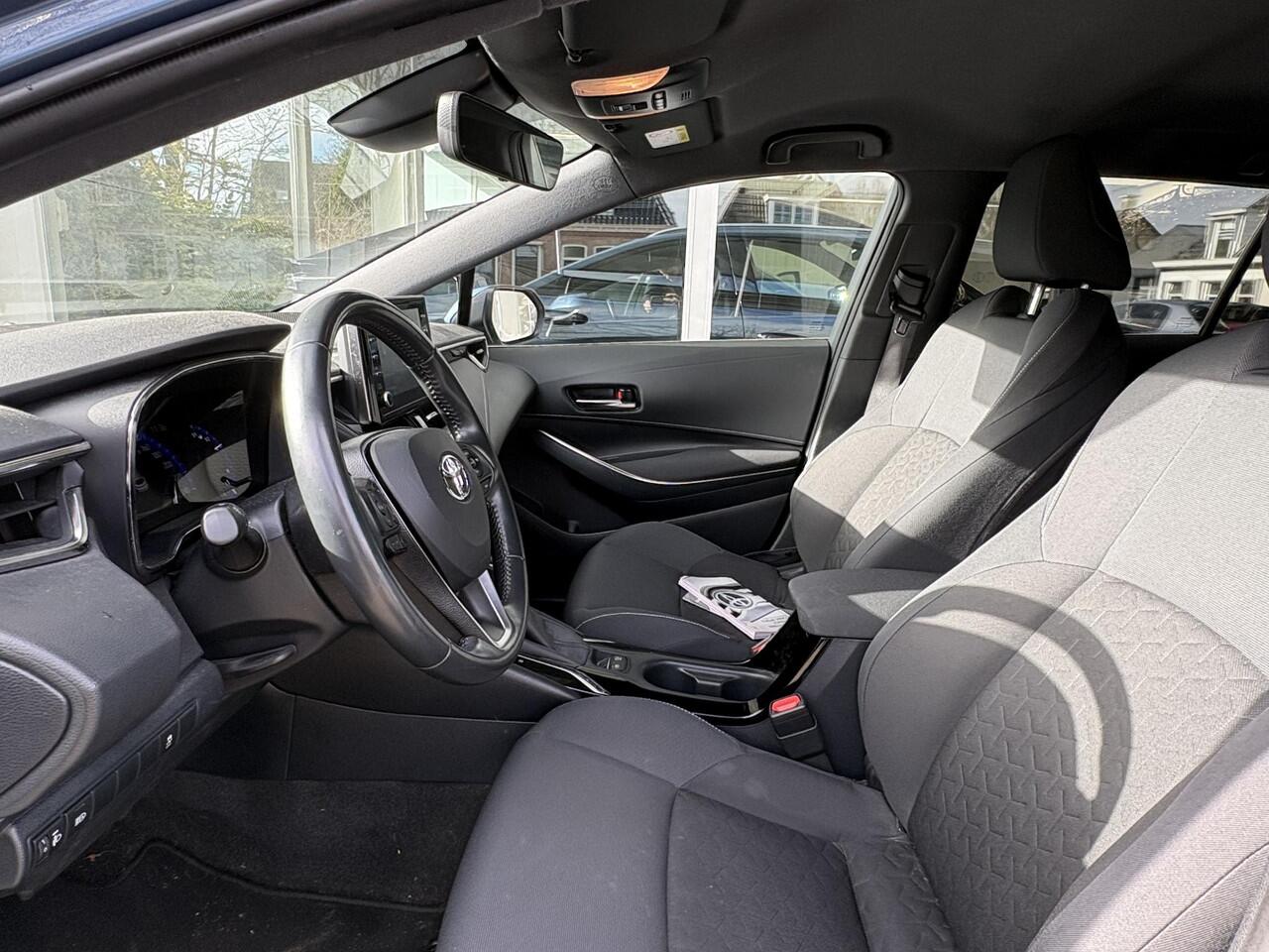 Toyota COROLLA Touring Sports 1.8 Hybrid Dynamic | Dealeronderhouden | Achteruitrijcamera | Keyless | Stoelverwarming