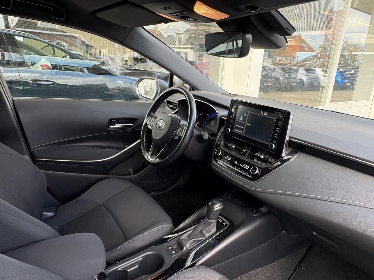 Toyota COROLLA Touring Sports 1.8 Hybrid Dynamic | Dealeronderhouden | Achteruitrijcamera | Keyless | Stoelverwarming