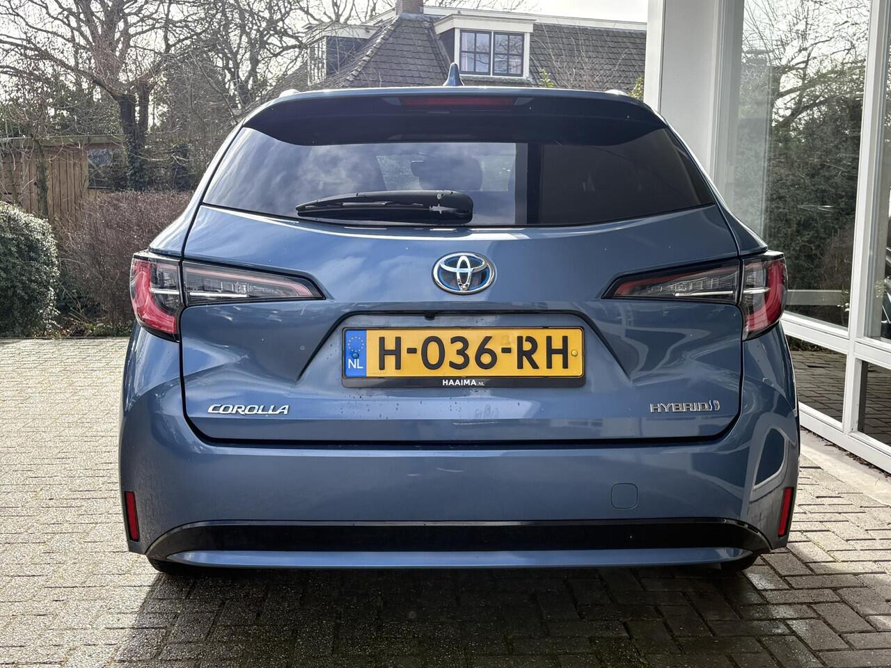 Toyota COROLLA Touring Sports 1.8 Hybrid Dynamic | Dealeronderhouden | Achteruitrijcamera | Keyless | Stoelverwarming