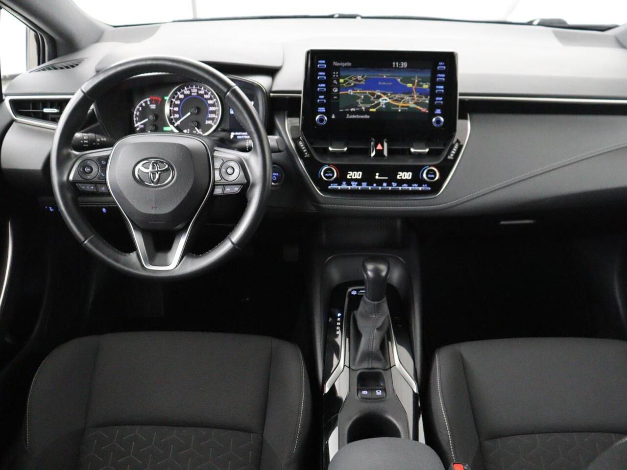 Toyota COROLLA 1.8 Hybrid Active | 1e eigenaar | Carplay | Adaptive cruise | Navigatie | Camera | Full LED | Climate control | Bluetooth