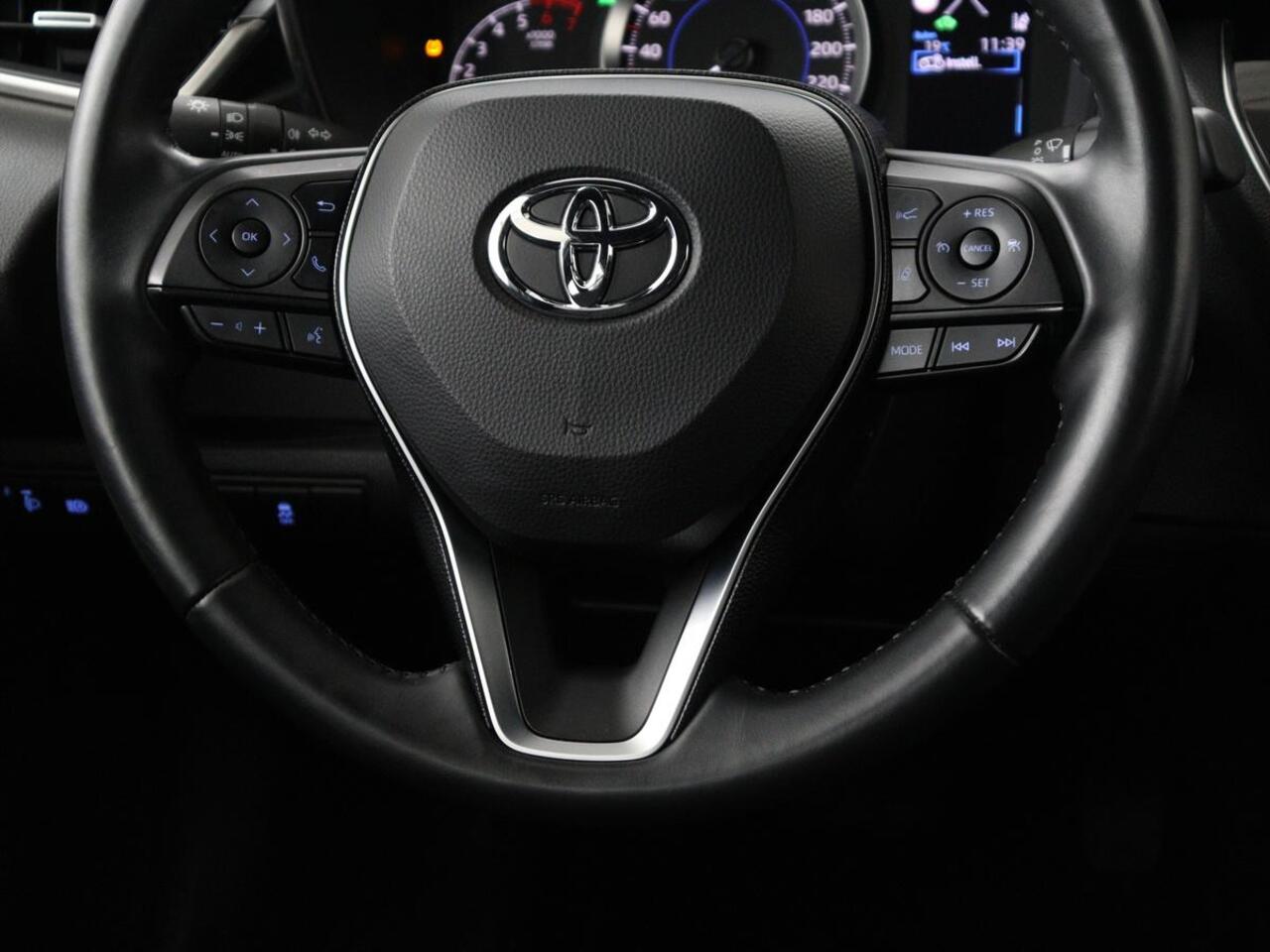 Toyota COROLLA 1.8 Hybrid Active | 1e eigenaar | Carplay | Adaptive cruise | Navigatie | Camera | Full LED | Climate control | Bluetooth