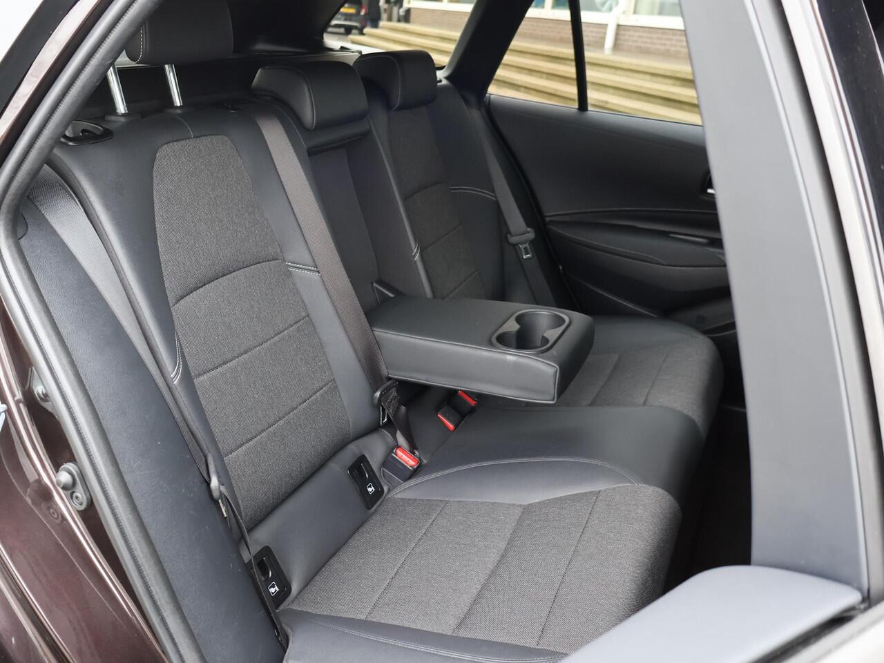 Toyota COROLLA Touring Sports 1.8 HYBRID DYNAMIC + ADAPTIVE CRUISE | STOELVERW. | CAMERA | LED