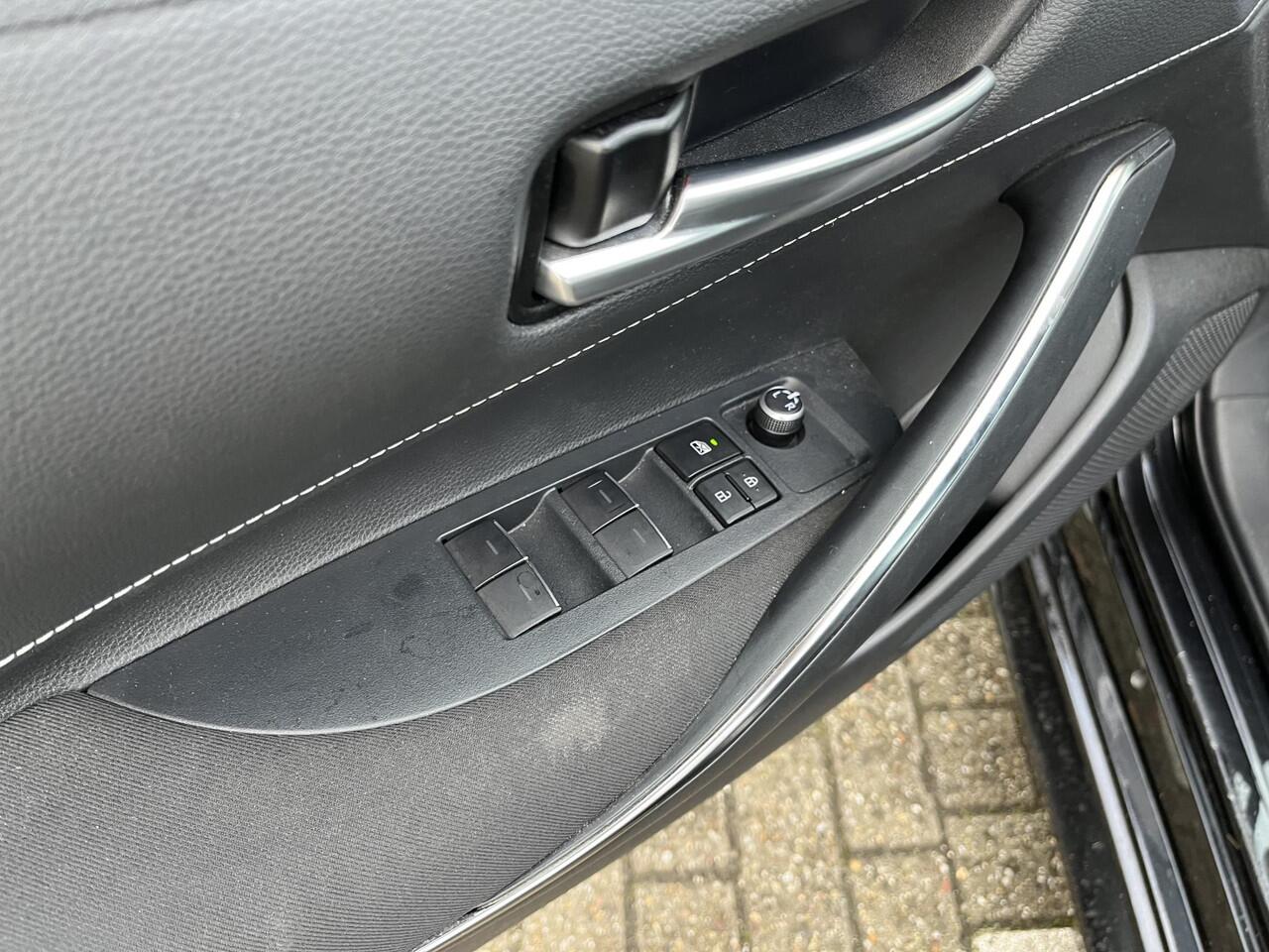 Toyota COROLLA Touring Sports 1.2 Turbo Active | Full Map Navigatie | Trekhaak (1.300kg trekgewicht) | Origineel NL | 1e eigenaar