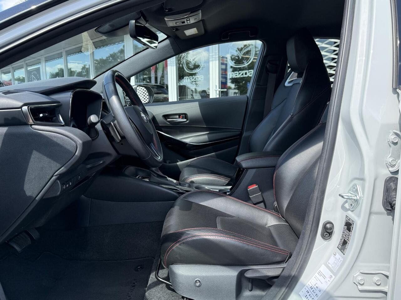 Toyota COROLLA 2.0 Hybrid GR-Sport | 10 JAAR GARANTIE! | CAMERA | CARPLAY | KEYLESS |