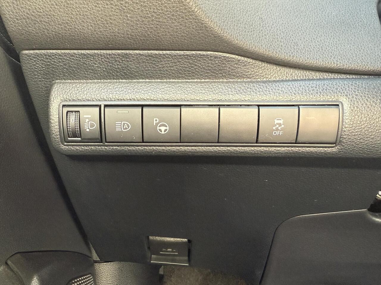 Toyota COROLLA 2.0 Hybrid GR-Sport | 10 JAAR GARANTIE! | CAMERA | CARPLAY | KEYLESS |