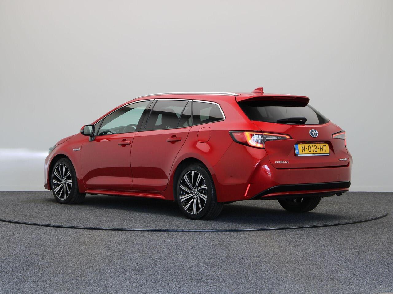 Toyota COROLLA Touring Sports 1.8 Hybrid Business Plus | Achteruitrijcamera | Stoelverwarming | Led Koplampen |