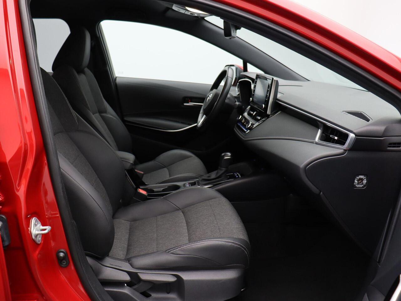 Toyota COROLLA Touring Sports 1.8 Hybrid Business Plus | Achteruitrijcamera | Stoelverwarming | Led Koplampen |