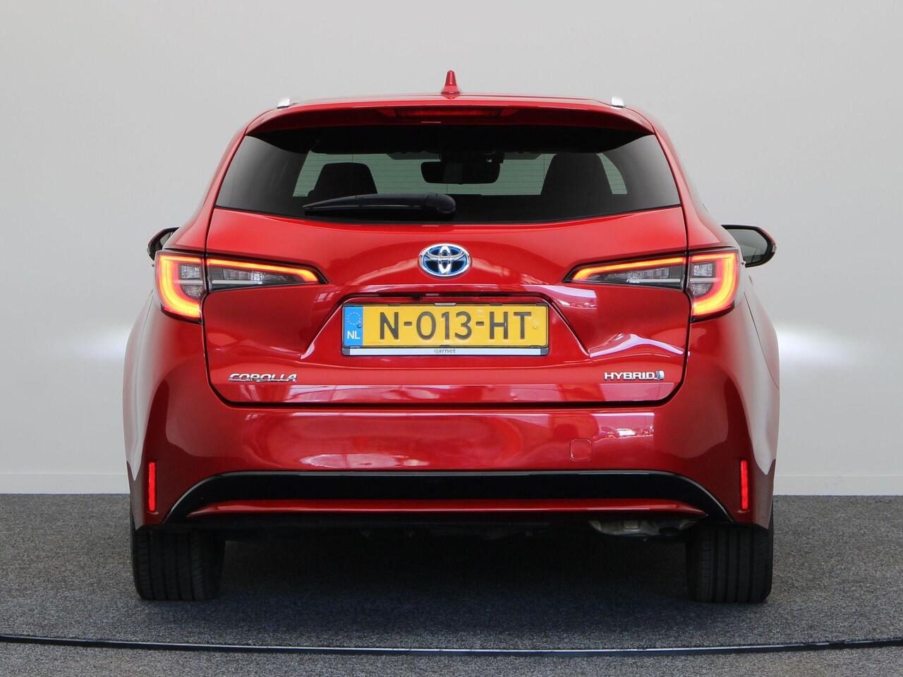 Toyota COROLLA Touring Sports 1.8 Hybrid Business Plus | Achteruitrijcamera | Stoelverwarming | Led Koplampen |