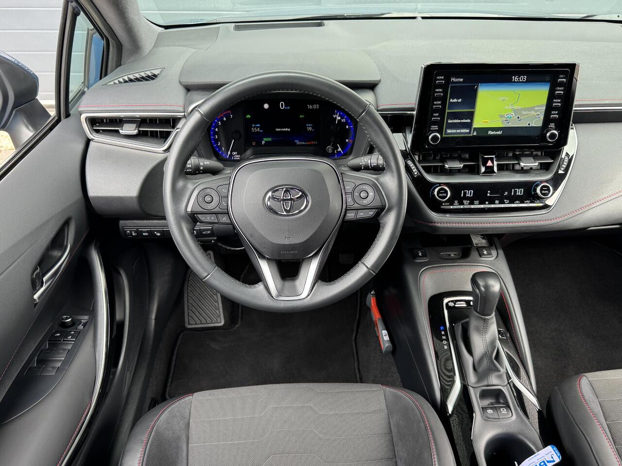 Toyota COROLLA TOURING SPORTS 1.8 HYBRID EXECUTIVE I AUTOMAAT I ADAPTIVE CRUISE CONTROL I ALCANTARA BEKLEDING I APPLE CARPLAY