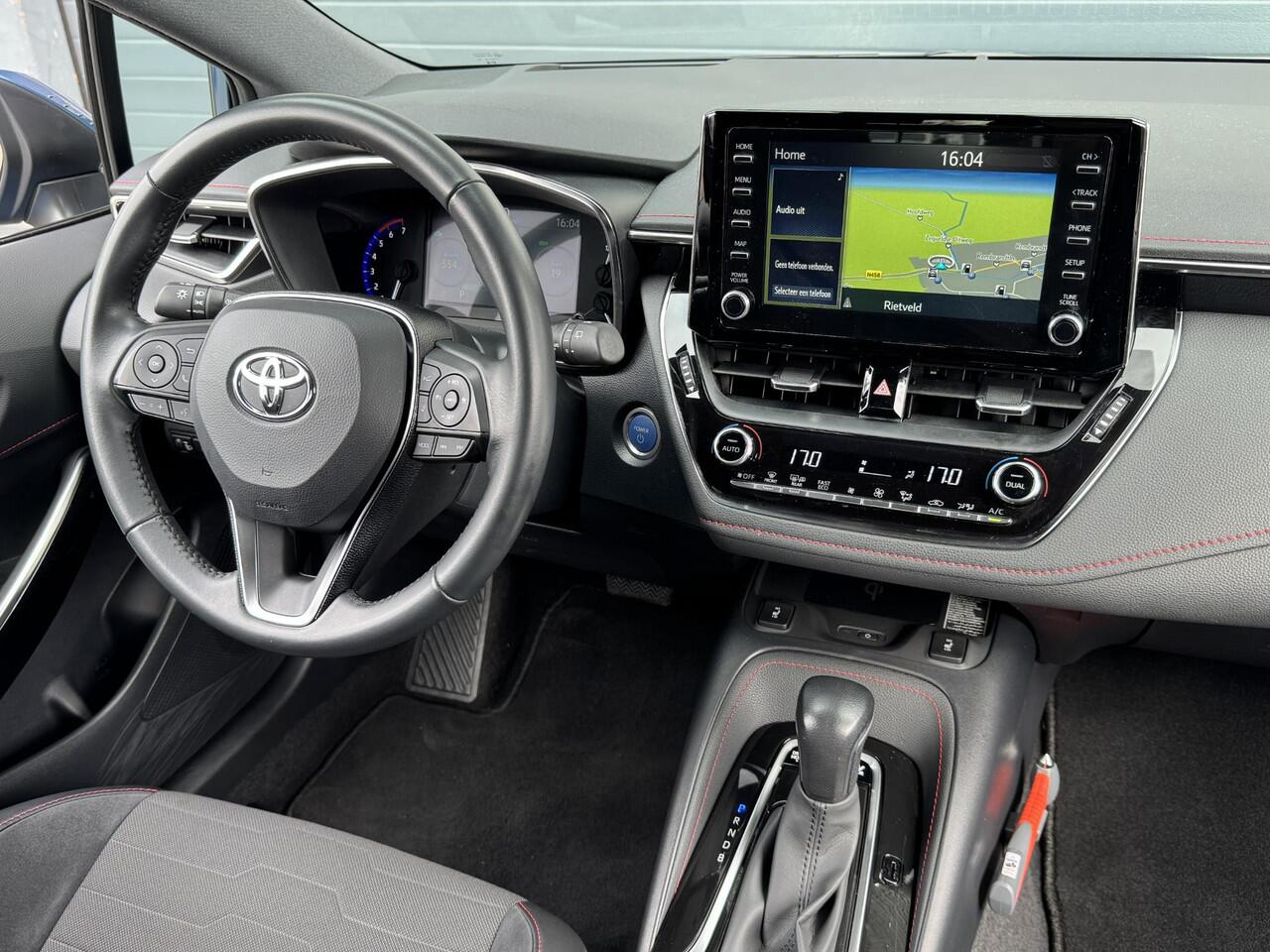 Toyota COROLLA TOURING SPORTS 1.8 HYBRID EXECUTIVE I AUTOMAAT I ADAPTIVE CRUISE CONTROL I ALCANTARA BEKLEDING I APPLE CARPLAY