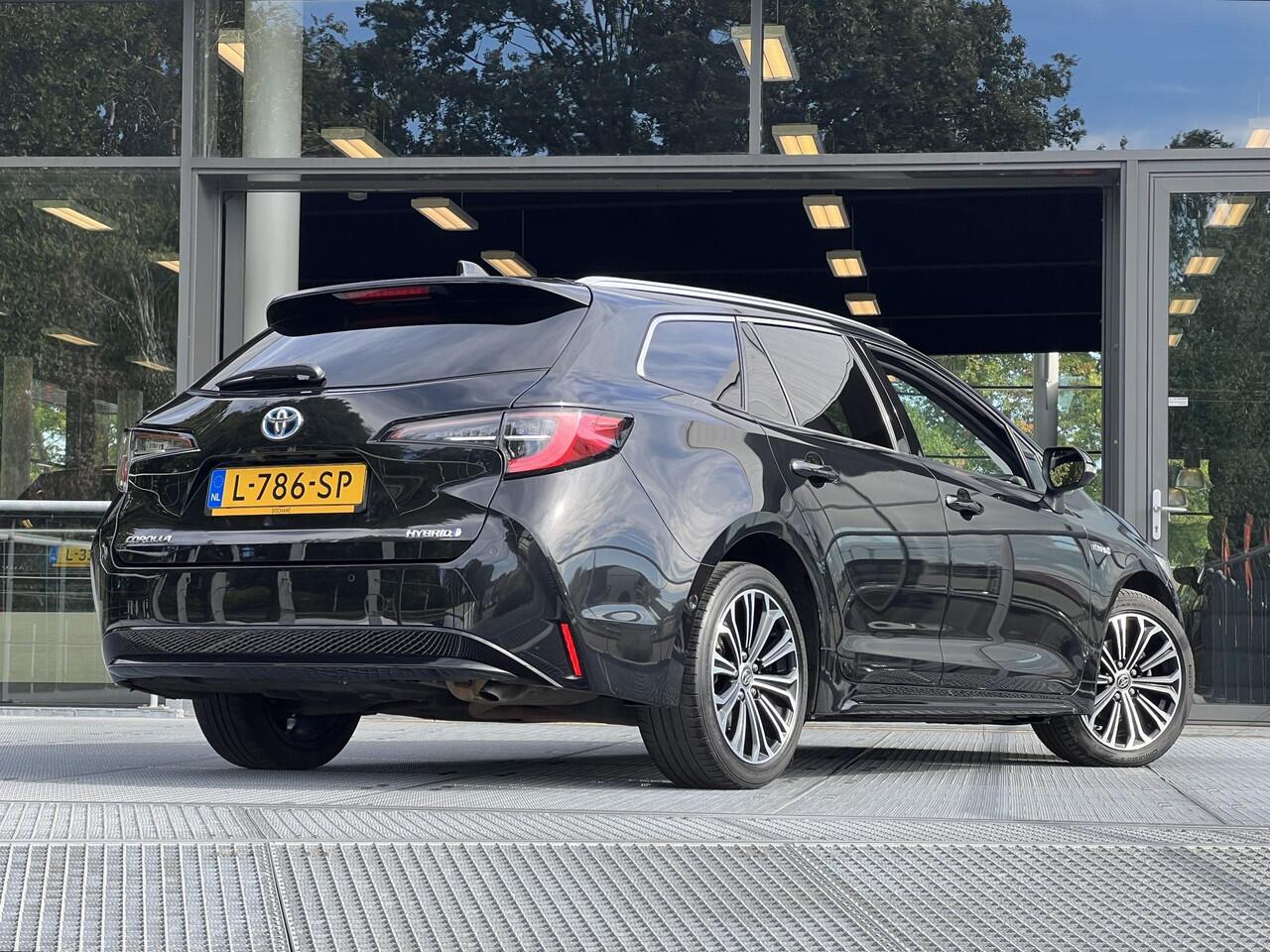 Toyota COROLLA Touring Sports 1.8 Hybrid Executive 122PK | Navigatie | Half-leder | Carplay | HUD