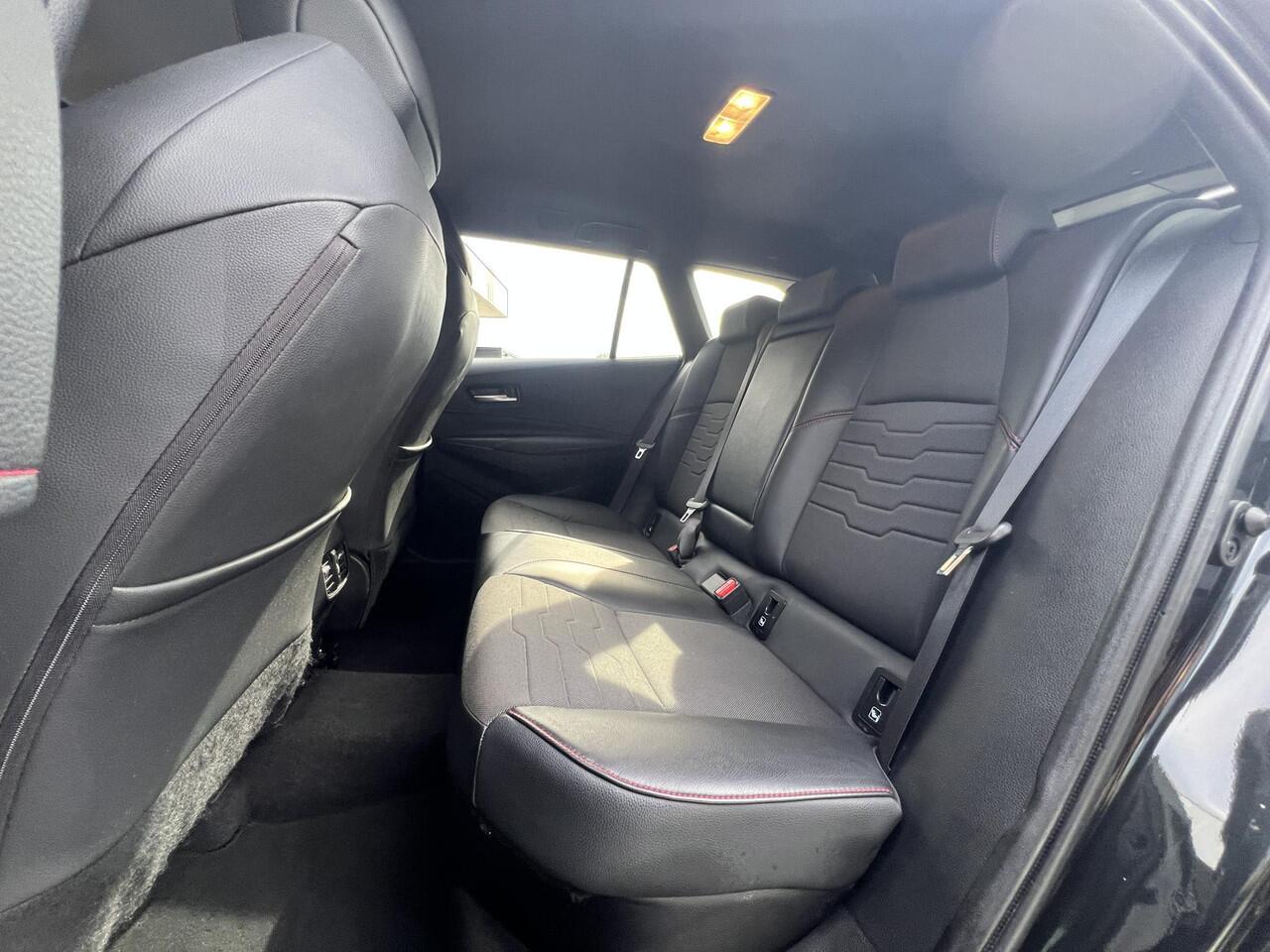 Toyota COROLLA Touring Sports 1.8 Hybrid Executive 122PK | Navigatie | Half-leder | Carplay | HUD