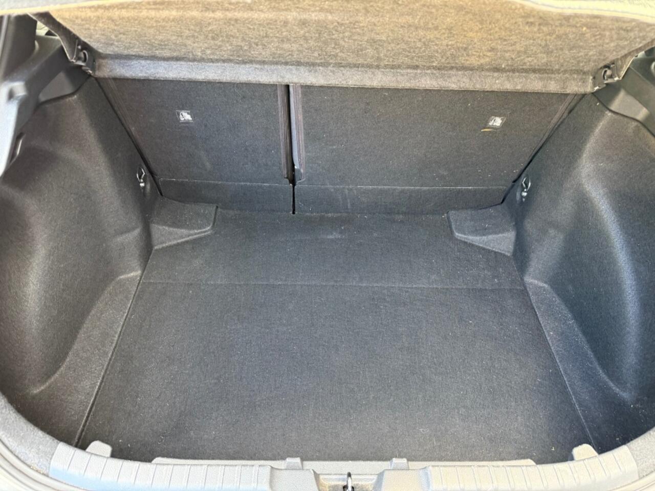 Toyota COROLLA 1.8 HYBRID DYNAMIC 5-DRS AUTOMAAT LUXE UITVOERING!