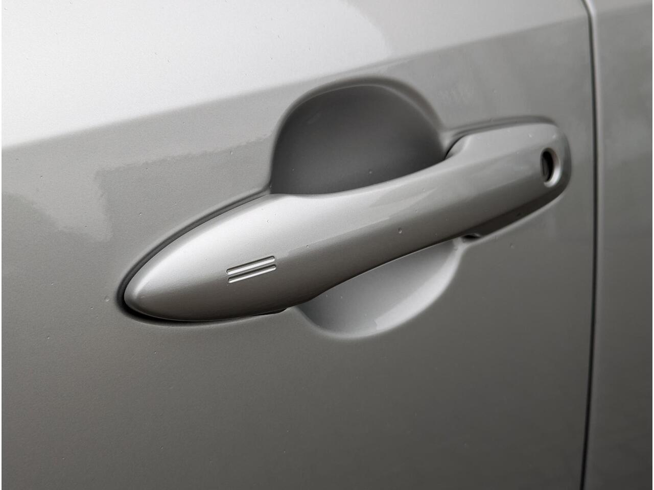 Toyota COROLLA Touring Sports 1.8 Hybrid Business Plus | Stuur- & stoelverwarming | Trekhaak | PDC | BSM | Elektrische a.klep | Carplay & Android auto