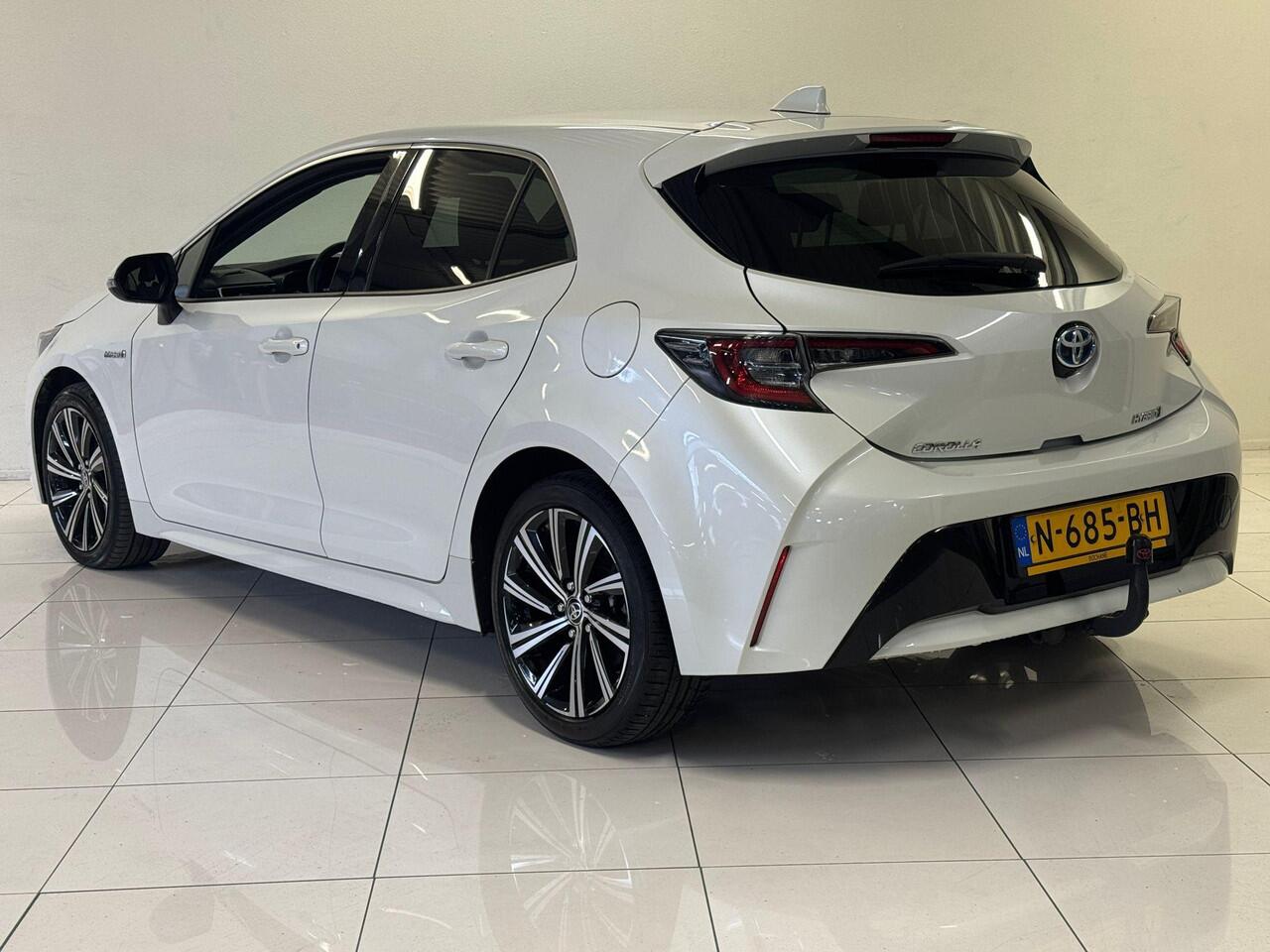 Toyota COROLLA 1.8 Hybrid Dynamic | Apple CarPlay / Android Auto navigatie | Trekhaak | Achteruitrijcamera |