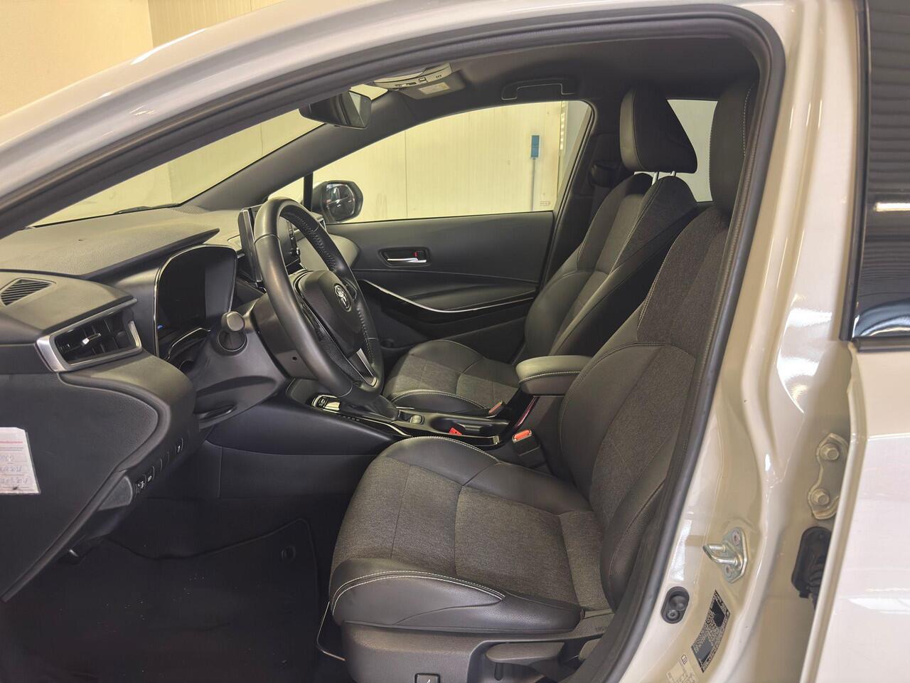 Toyota COROLLA 1.8 Hybrid Dynamic | Apple CarPlay / Android Auto navigatie | Trekhaak | Achteruitrijcamera |