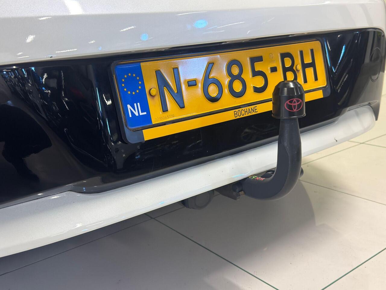 Toyota COROLLA 1.8 Hybrid Dynamic | Apple CarPlay / Android Auto navigatie | Trekhaak | Achteruitrijcamera |