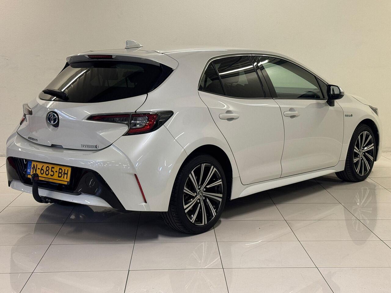 Toyota COROLLA 1.8 Hybrid Dynamic | Apple CarPlay / Android Auto navigatie | Trekhaak | Achteruitrijcamera |