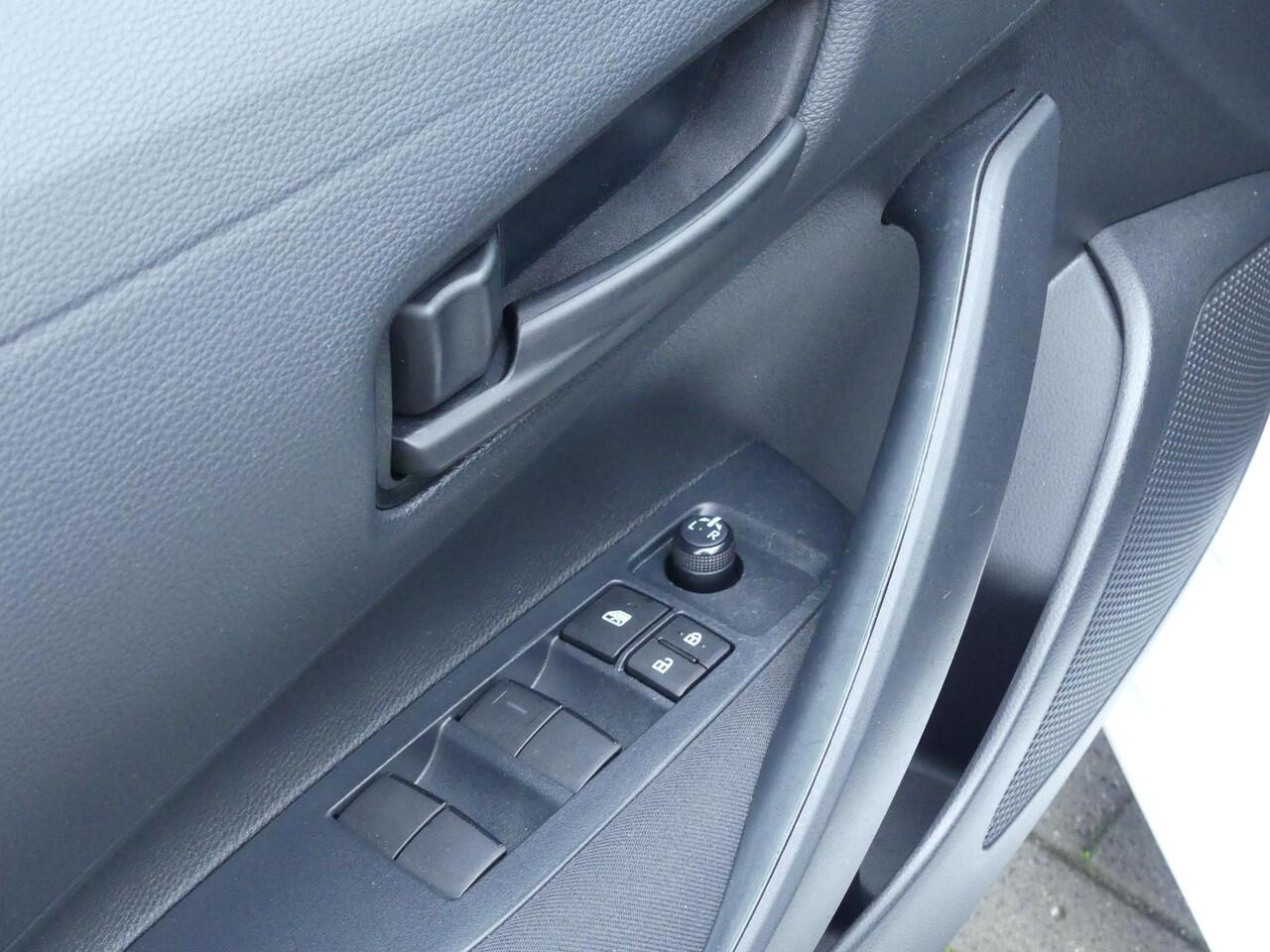 Toyota COROLLA 1.8 Hybrid Comfort 1ste Eigenaar, Vol. dealer o.h., Apple Carpl/Andr Auto, Cruise Control, Climate Control