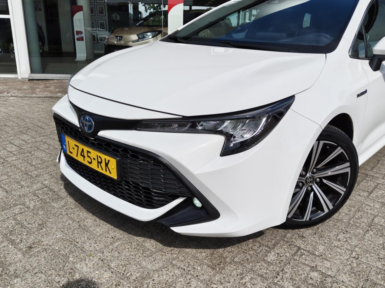 Toyota COROLLA 1.8 Hybrid Dynamic | Stoelverwarming | Draadloze Telefoonlader |