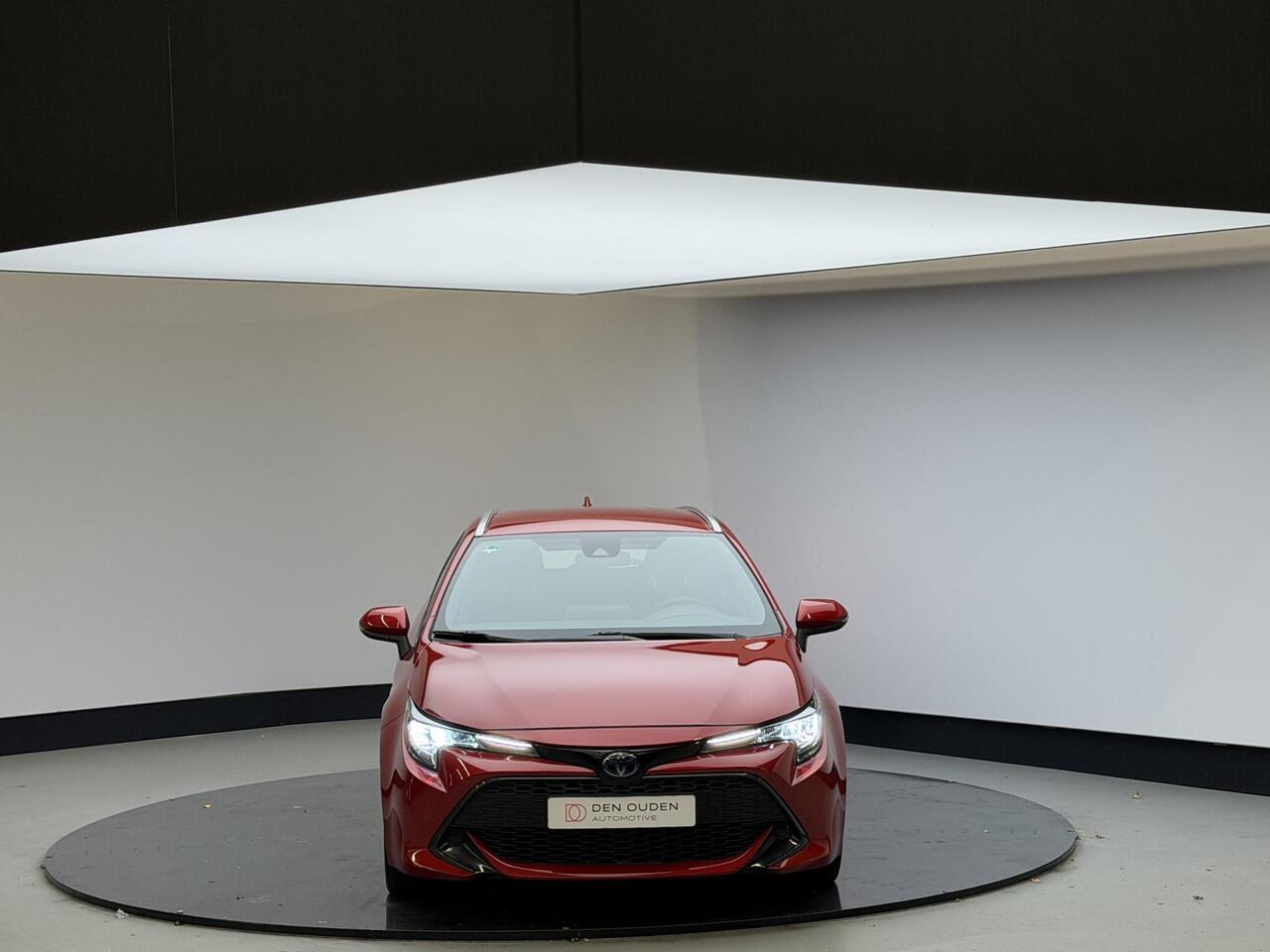 Toyota COROLLA Touring Sports 1.8 Hybrid Business Apple Carplay | Trekhaak | Dealeronderhouden| 1e eigenaar