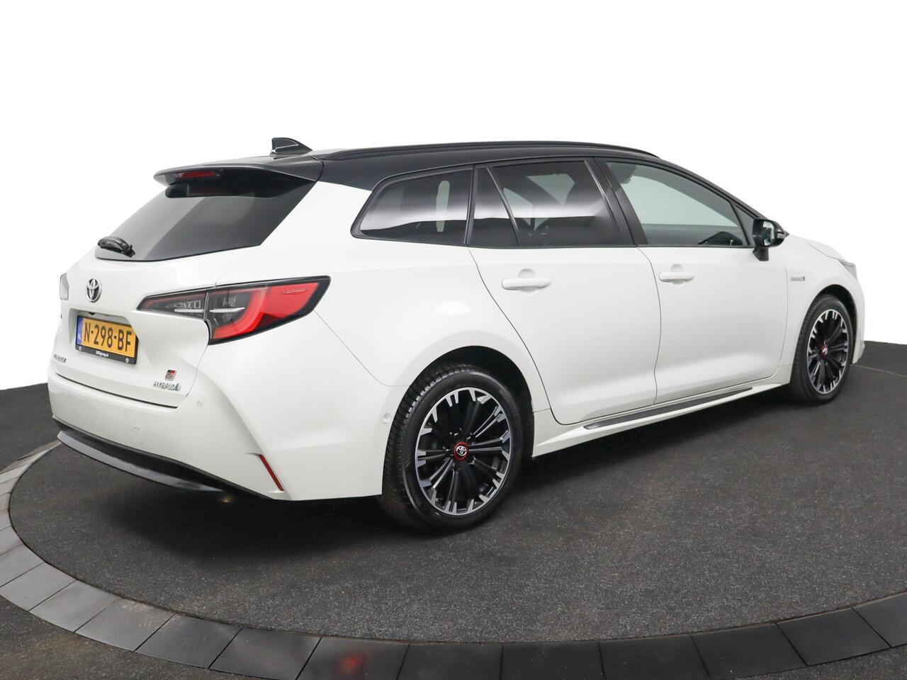 Toyota COROLLA Touring Sports 1.8 Hybrid GR-Sport | Airco | Adaptive Cruise Control | Achteruitrijcamera |