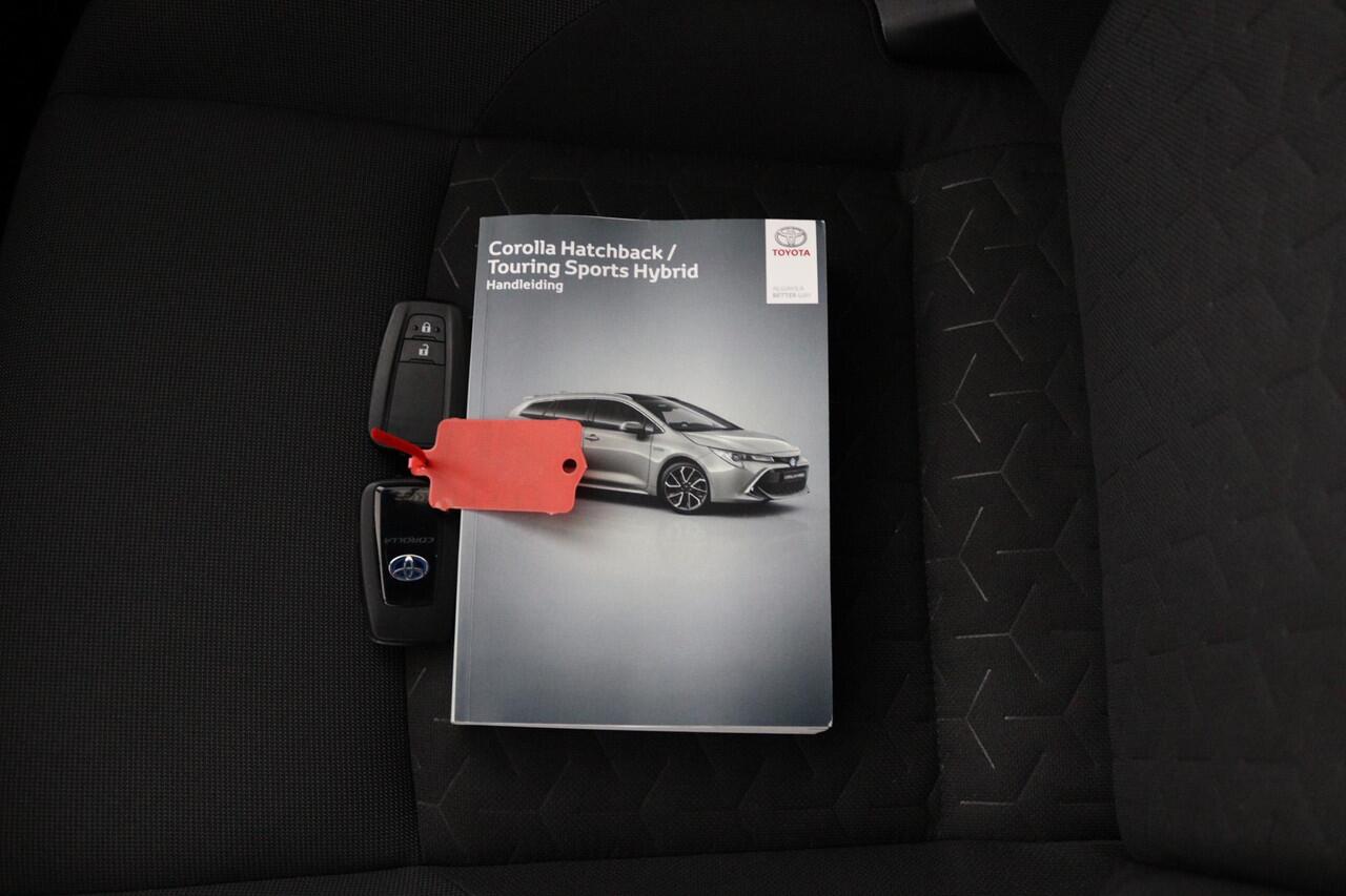 Toyota COROLLA Touring Sports 1.8 Hybrid | Trekhaak | Stuur en stoelverwarming | Apple carplay android auto |