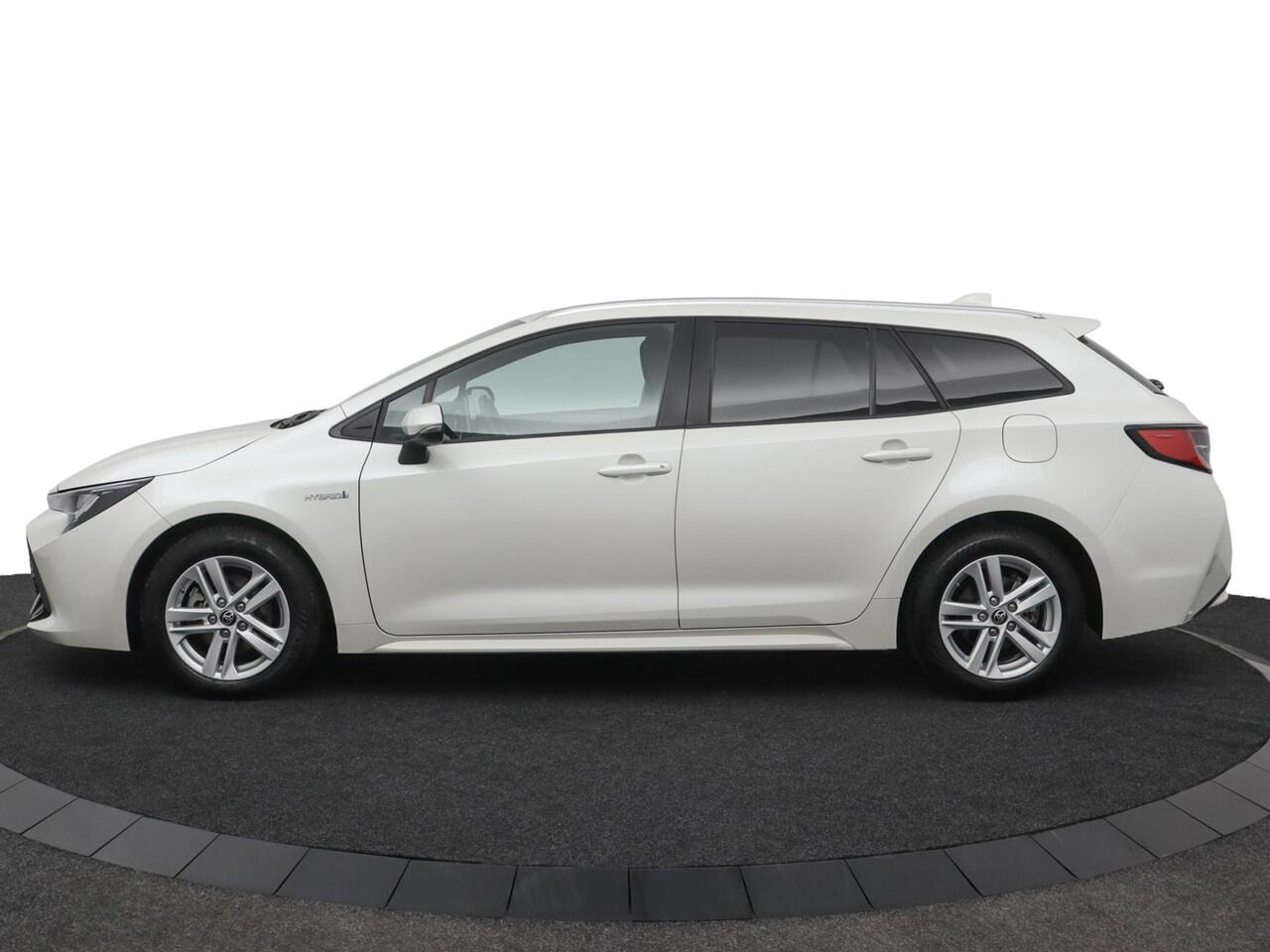 Toyota COROLLA Touring Sports 1.8 Hybrid | Trekhaak | Stuur en stoelverwarming | Apple carplay android auto |