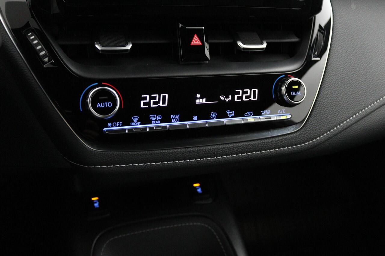 Toyota COROLLA Touring Sports 1.8 Hybrid | Trekhaak | Stuur en stoelverwarming | Apple carplay android auto |