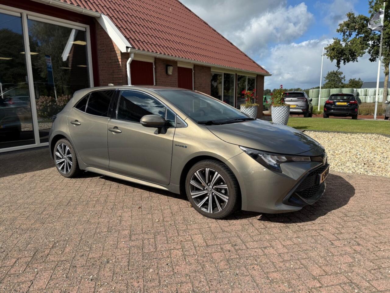 Toyota COROLLA 1.8 HYBRID DYNAMIC 5-DRS AUTOMAAT LUXE UITVOERING!