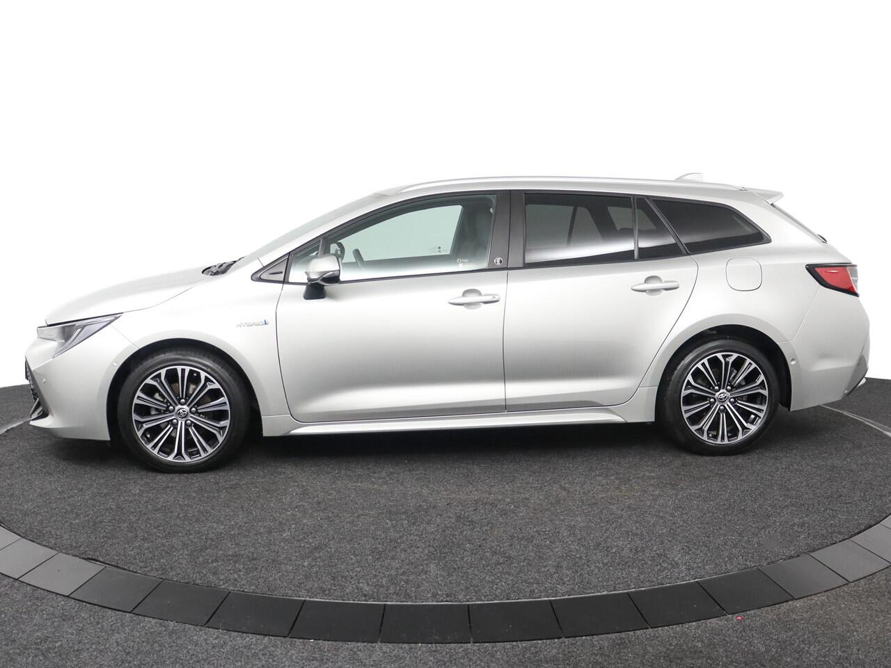Toyota COROLLA Touring Sports 1.8 Hybrid Style | Apple Carplay/Android Auto | Stoel/Stuurverwarming | Parkeercamera | Navigatie |
